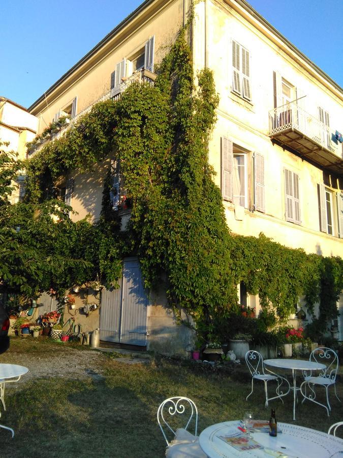 Au Relais Fleuri Panzió Gilette Kültér fotó